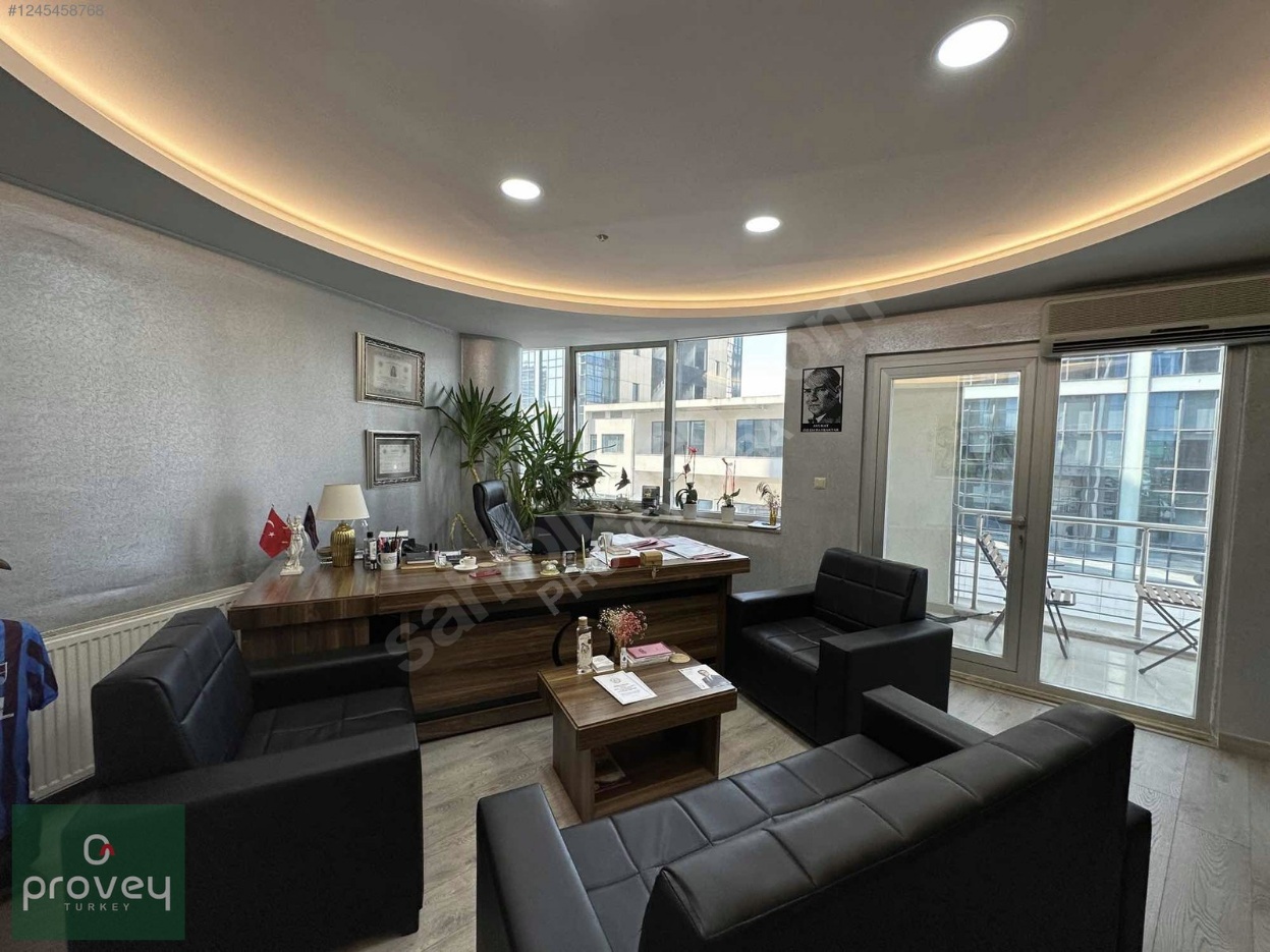 Provey Vera Odunluk Zorlu Plaza'da Satılık İçi Yenilenmiş Ofis