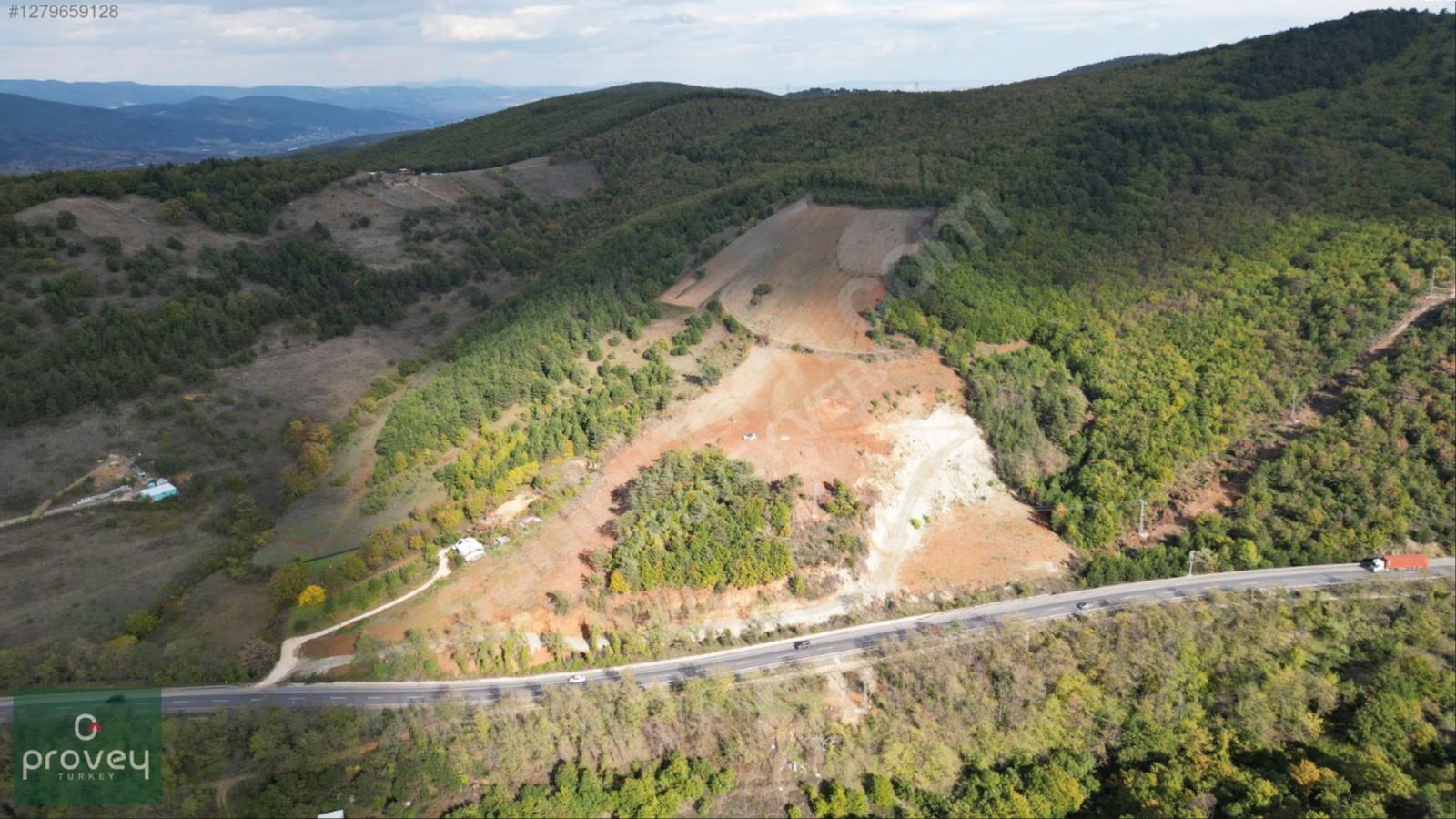 Provey Vera Ümitalan'da Ana Yola Cephe 20 Dönüm Değerli Arazi