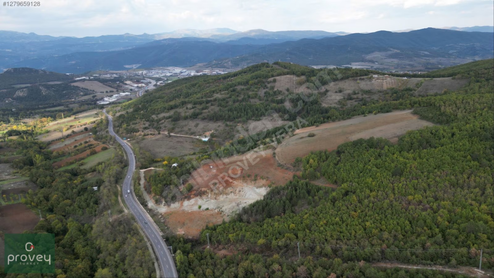 Provey Vera Ümitalan'da Ana Yola Cephe 20 Dönüm Değerli Arazi