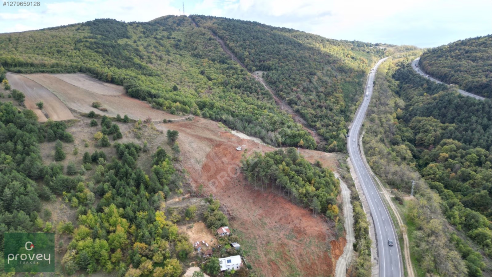 Provey Vera Ümitalan'da Ana Yola Cephe 20 Dönüm Değerli Arazi