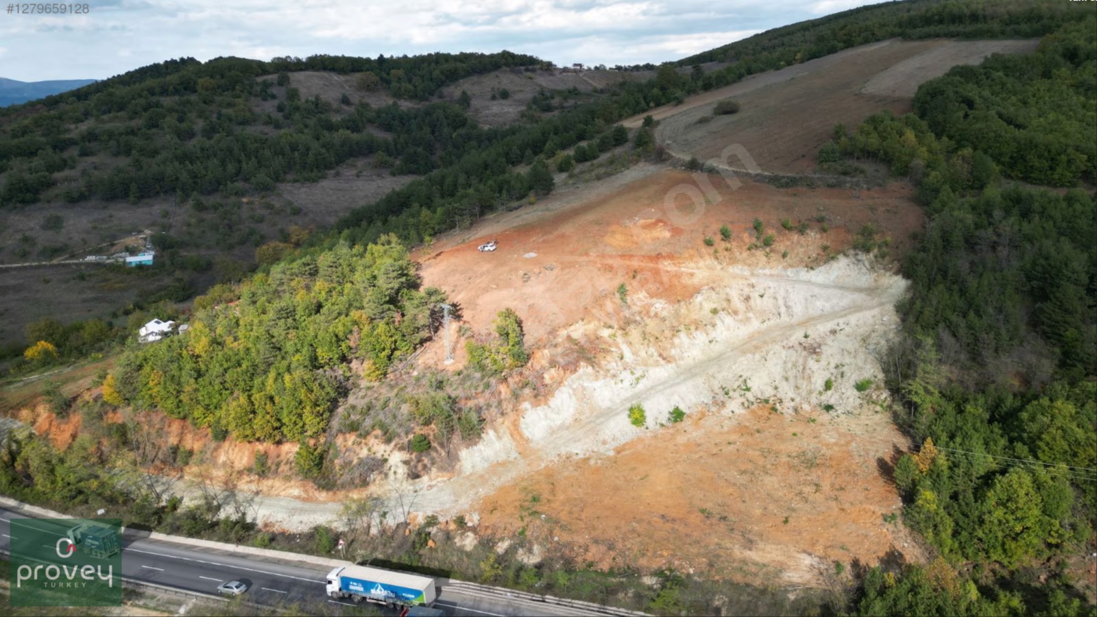 Provey Vera Ümitalan'da Ana Yola Cephe 20 Dönüm Değerli Arazi