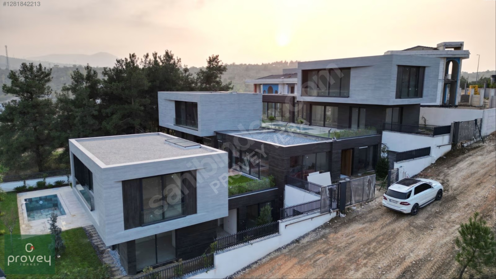 PROVEYVERA GÜMÜŞTEPEDE MÜSTAKİL HAVUZLU VE BAHÇELİ 4+1 LÜX VİLLA