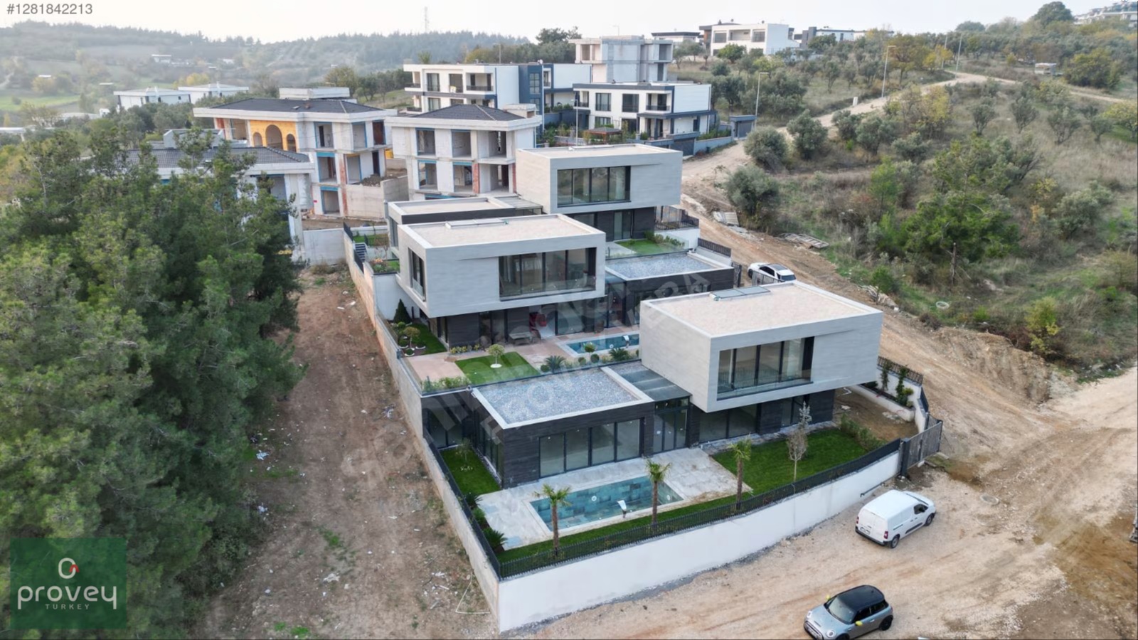 Proveyvera Gümüştepede Müstakil Havuzlu Ve Bahçeli 4+1 Lüx Villa