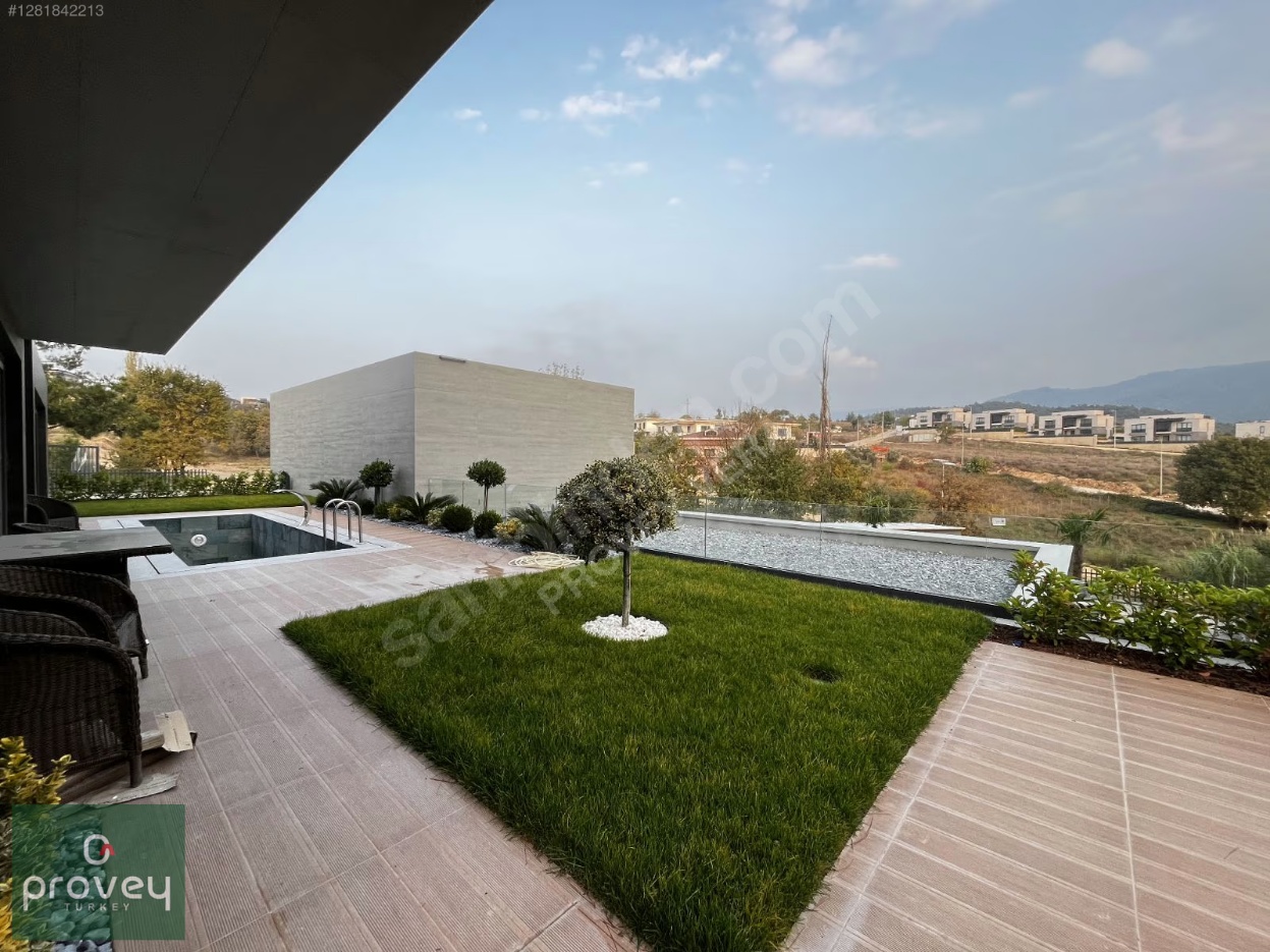 Proveyvera Gümüştepede Müstakil Havuzlu Ve Bahçeli 4+1 Lüx Villa