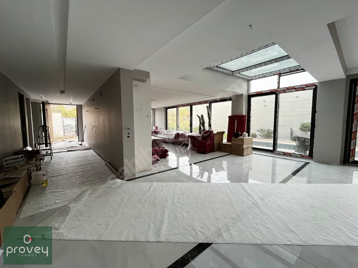 Proveyvera Gümüştepede Müstakil Havuzlu Ve Bahçeli 4+1 Lüx Villa