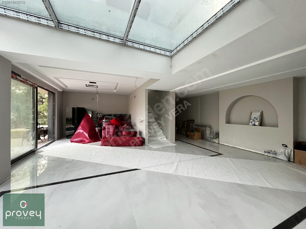 Proveyvera Gümüştepede Müstakil Havuzlu Ve Bahçeli 4+1 Lüx Villa