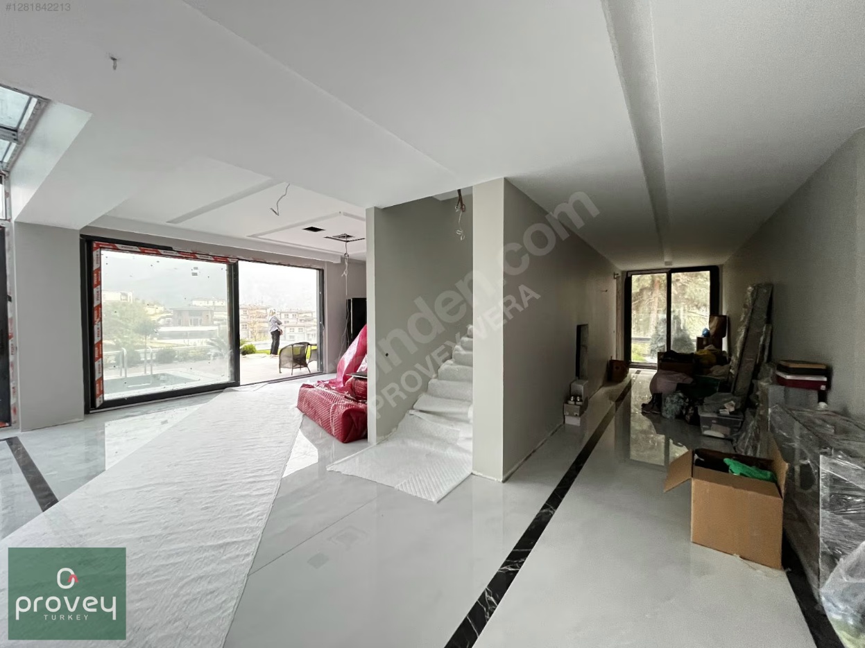 Proveyvera Gümüştepede Müstakil Havuzlu Ve Bahçeli 4+1 Lüx Villa