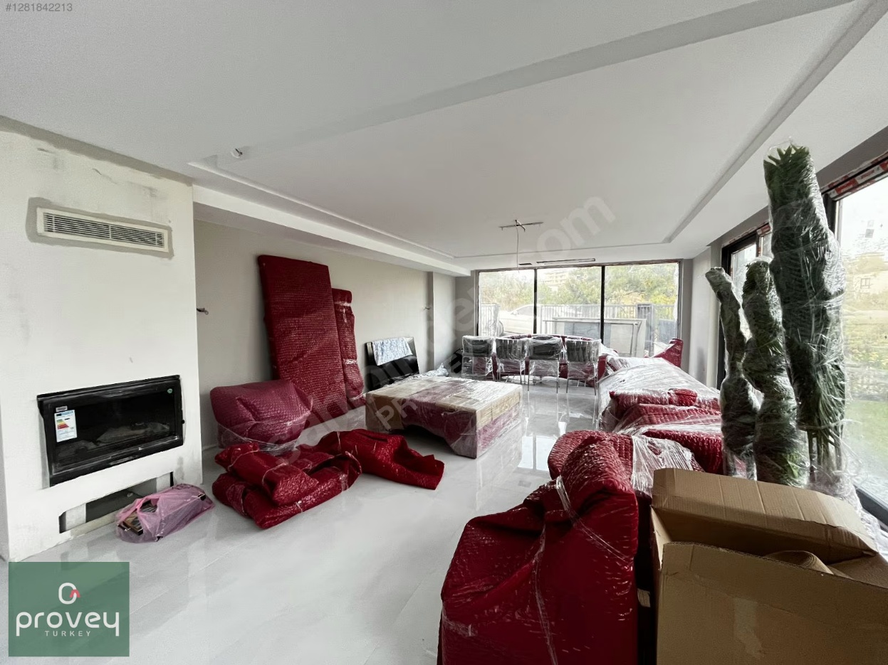 Proveyvera Gümüştepede Müstakil Havuzlu Ve Bahçeli 4+1 Lüx Villa