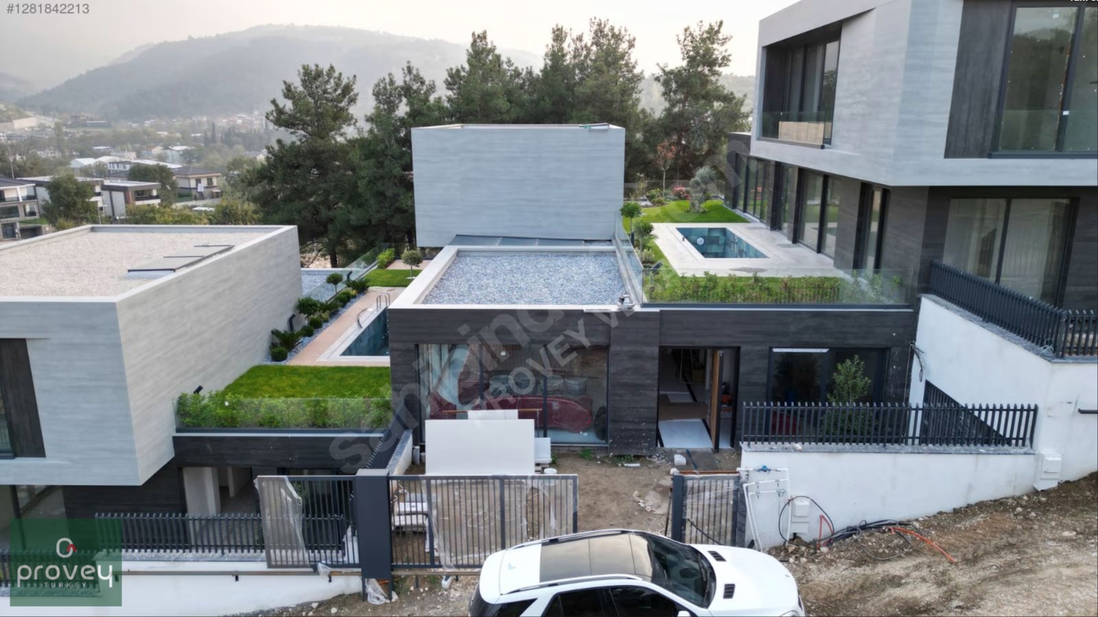 Proveyvera Gümüştepede Müstakil Havuzlu Ve Bahçeli 4+1 Lüx Villa