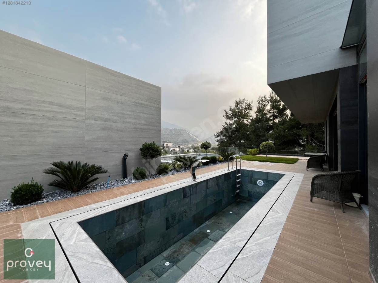 Proveyvera Gümüştepede Müstakil Havuzlu Ve Bahçeli 4+1 Lüx Villa