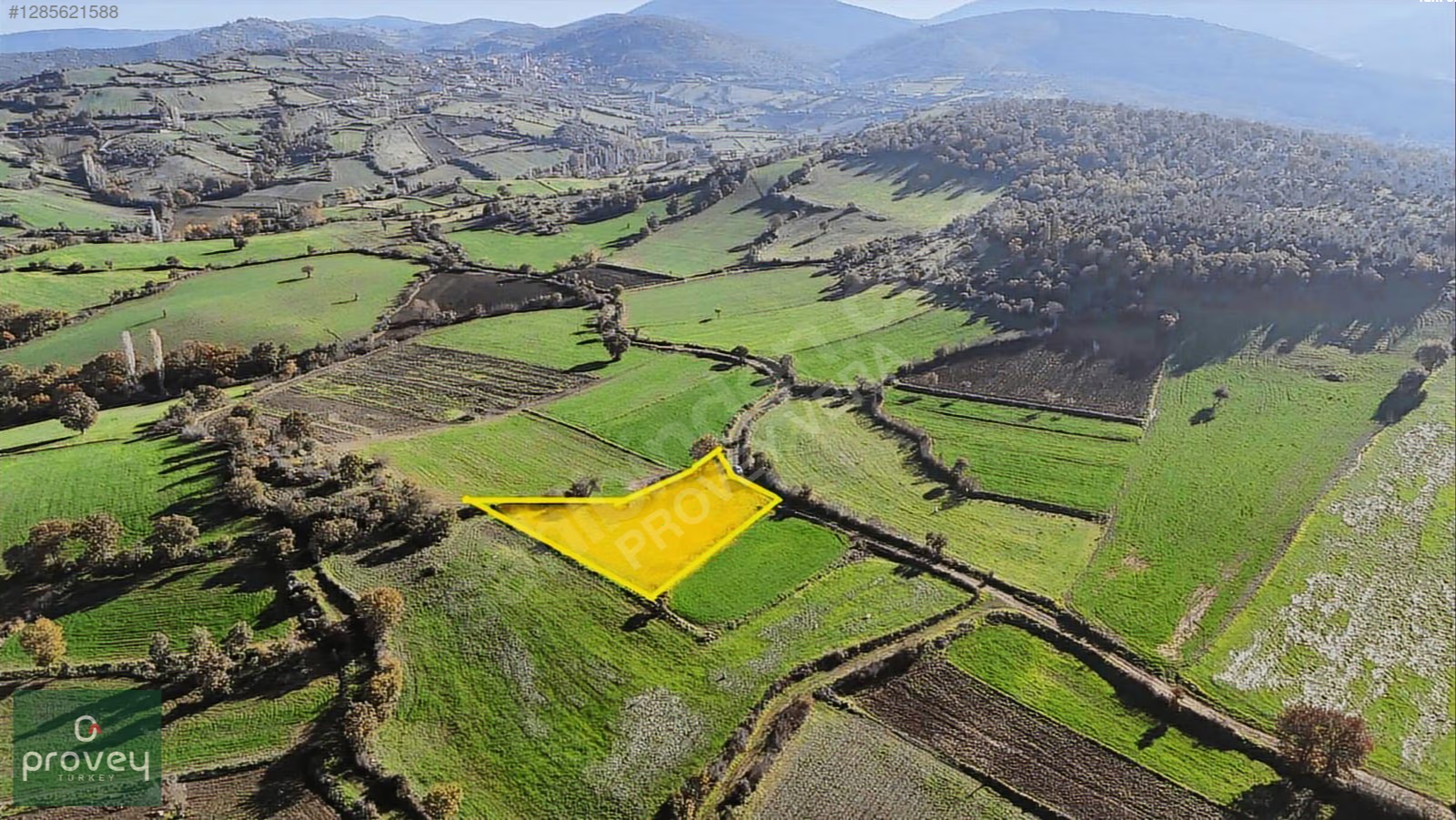 Provey Vera Balıkesir Bayat'da 1542 M2 Köye Yakın Tarla