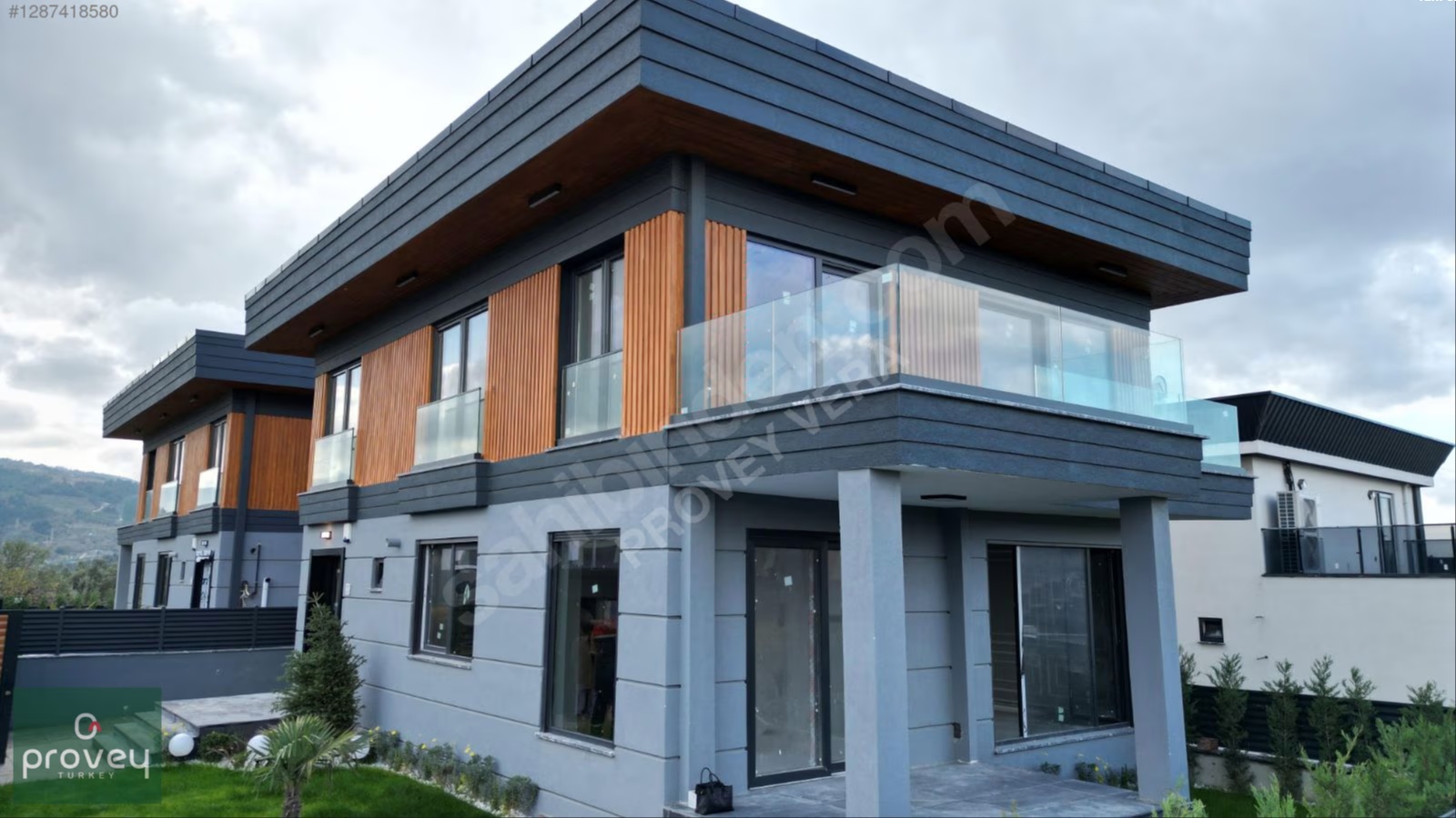 Provey Vera Gümüştepe'de Havuzlu Geniş Bahçeli 5+2 Lüx Villa