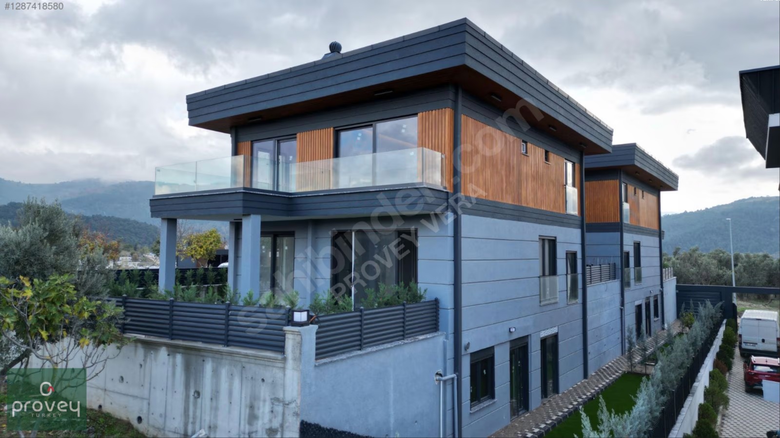 Provey Vera Gümüştepe'de Havuzlu Geniş Bahçeli 5+2 Lüx Villa