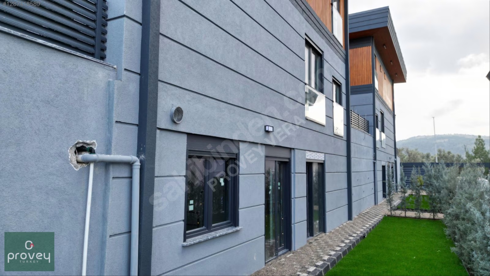 Provey Vera Gümüştepe'de Havuzlu Geniş Bahçeli 5+2 Lüx Villa