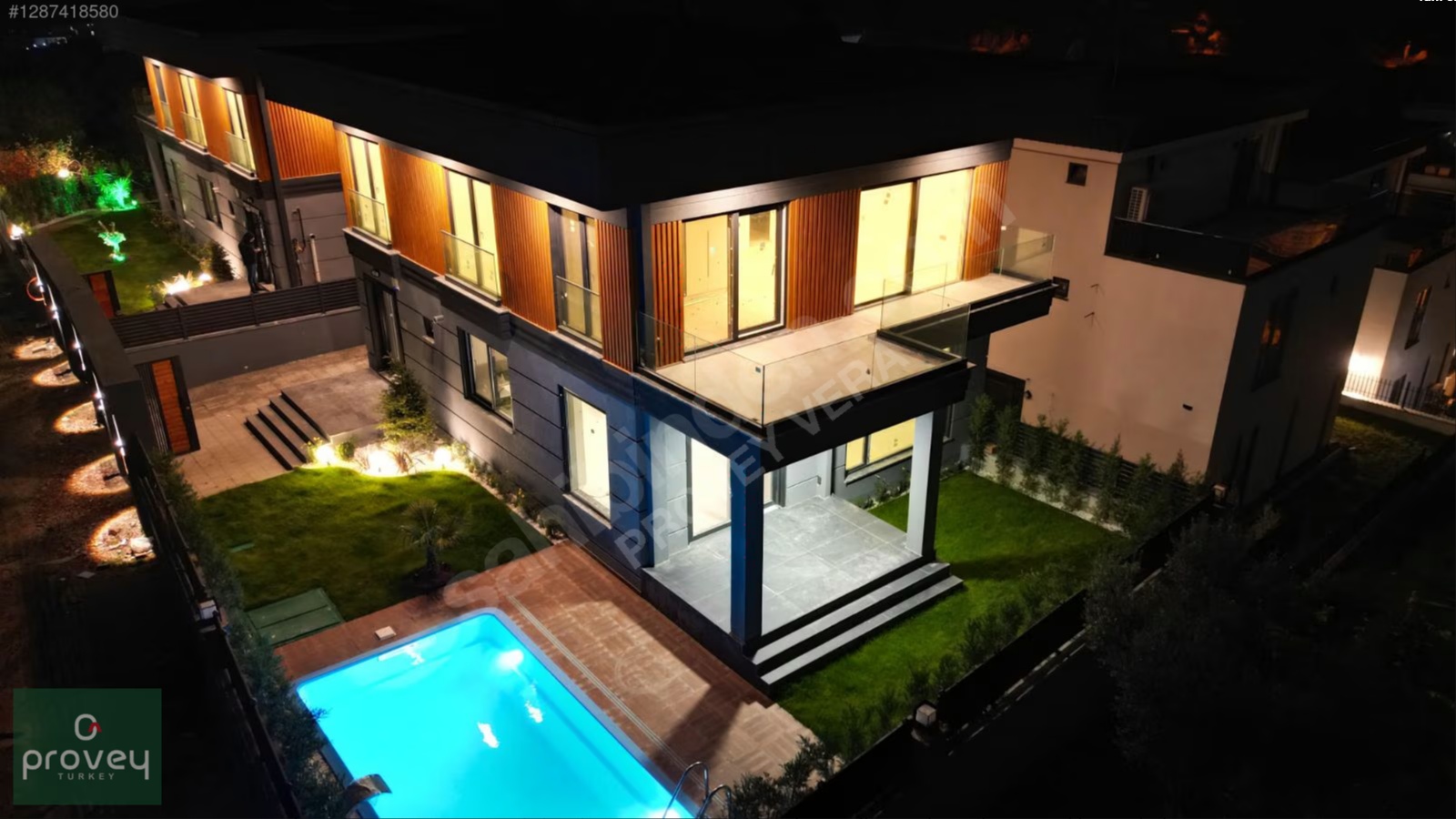 Provey Vera Gümüştepe'de Havuzlu Geniş Bahçeli 5+2 Lüx Villa