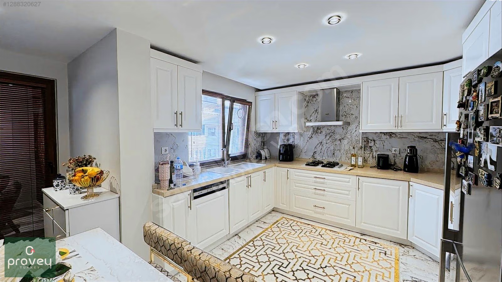 Provey Vera 23 Nisan Foreli Evlerin'de Satılık Eşyalı 5+1 Daire