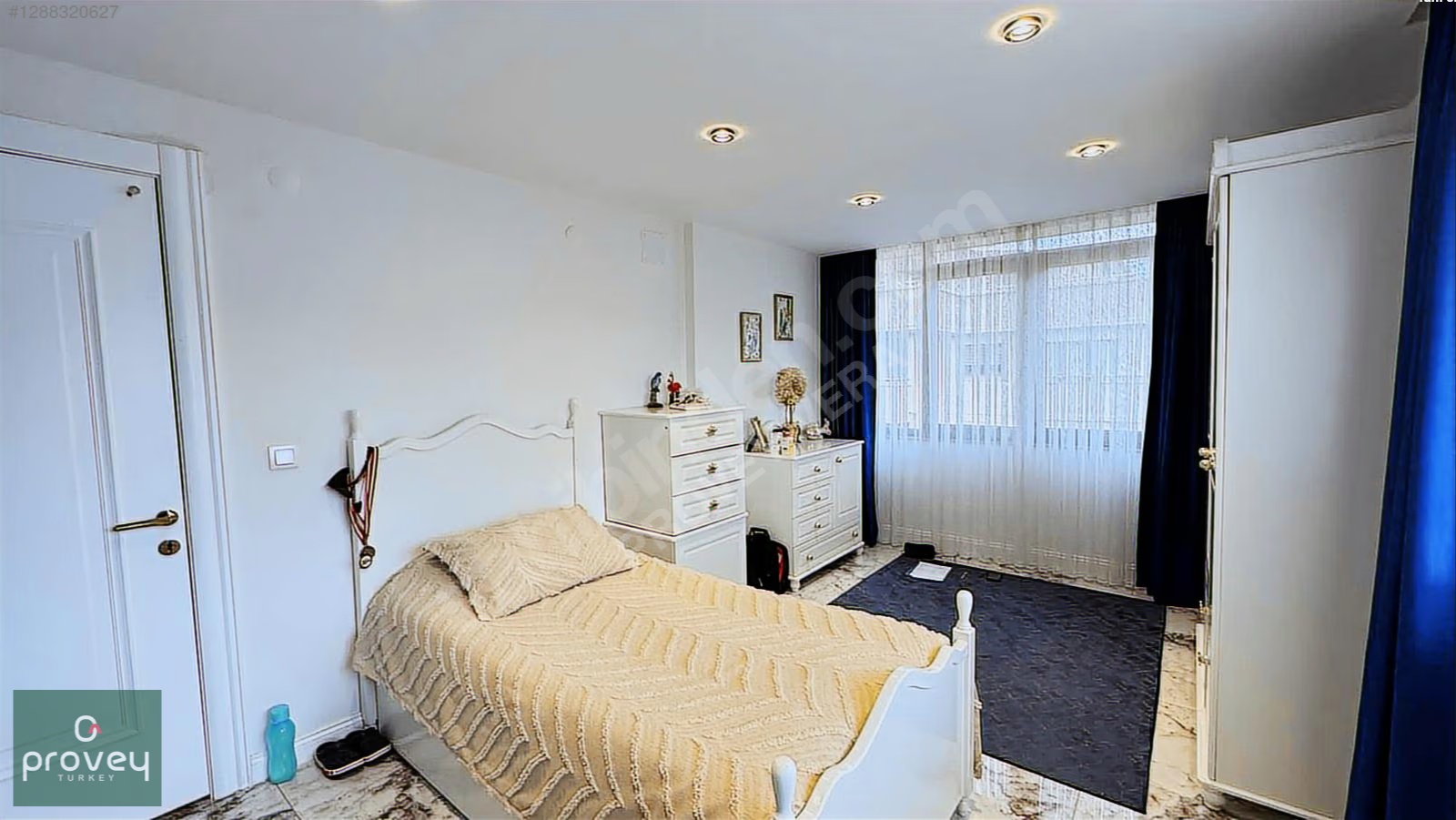 Provey Vera 23 Nisan Foreli Evlerin'de Satılık Eşyalı 5+1 Daire