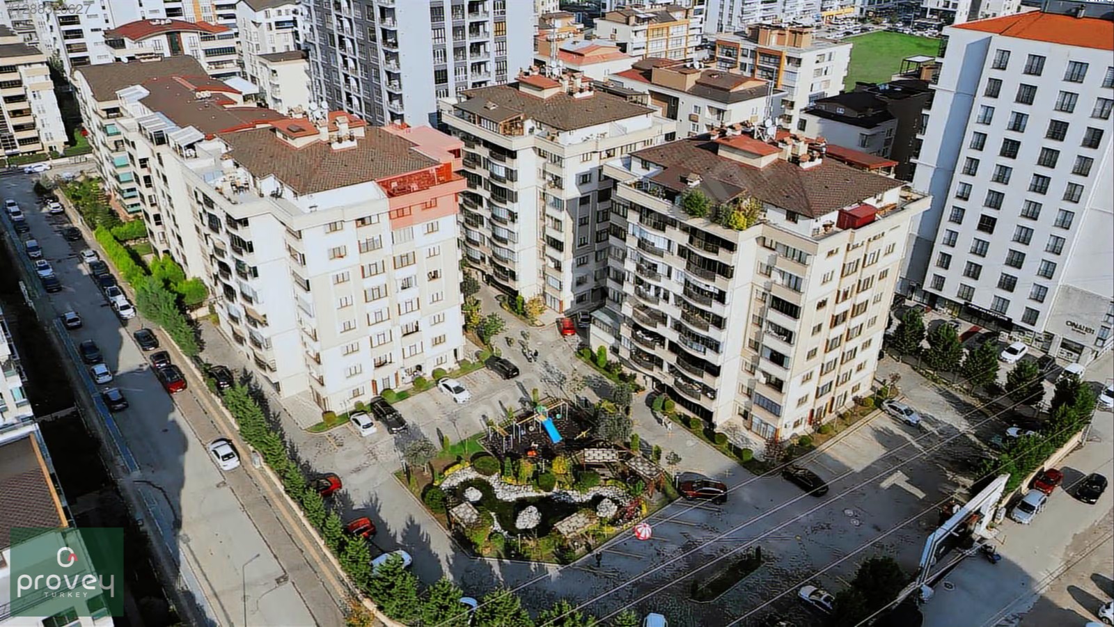 Provey Vera 23 Nisan Foreli Evlerin'de Satılık Eşyalı 5+1 Daire