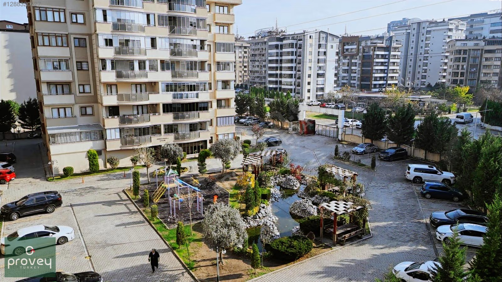 Provey Vera 23 Nisan Foreli Evlerin'de Satılık Eşyalı 5+1 Daire