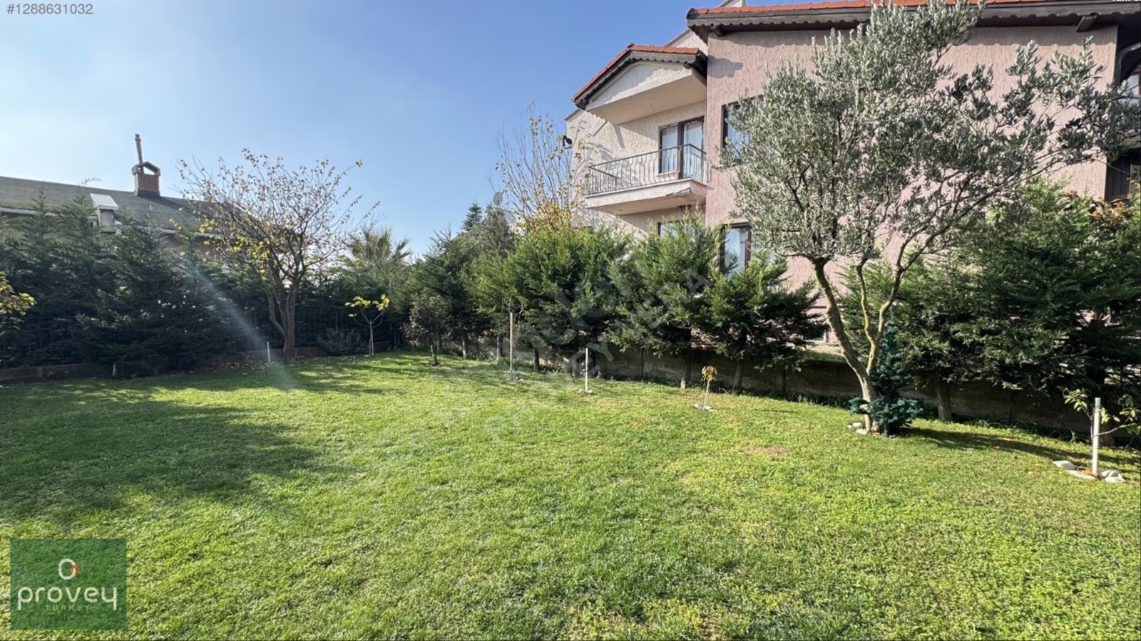 Provey Vera Bademli Mürsel'de Site İçi 6+2 Bahçeli Satılık Villa