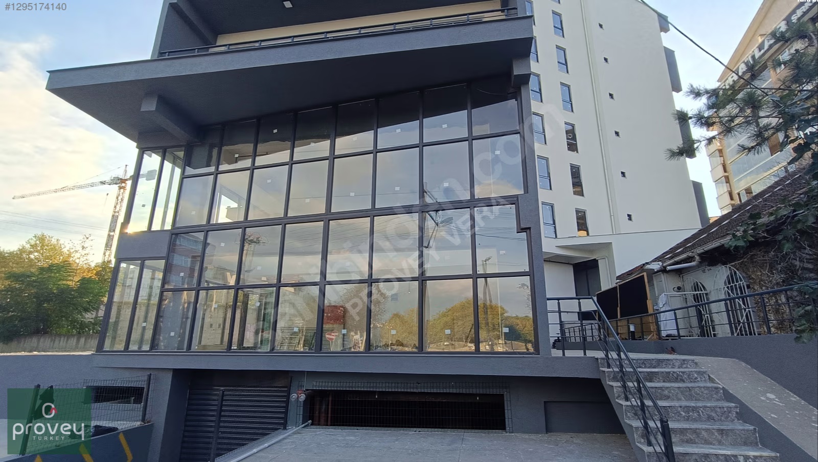 Provey Vera Bağlarbaşı Metro Yanı Caddeye Cephe 160m2 Dükkan