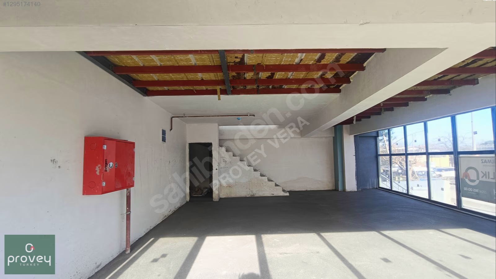 Provey Vera Bağlarbaşı Metro Yanı Caddeye Cephe 160m2 Dükkan