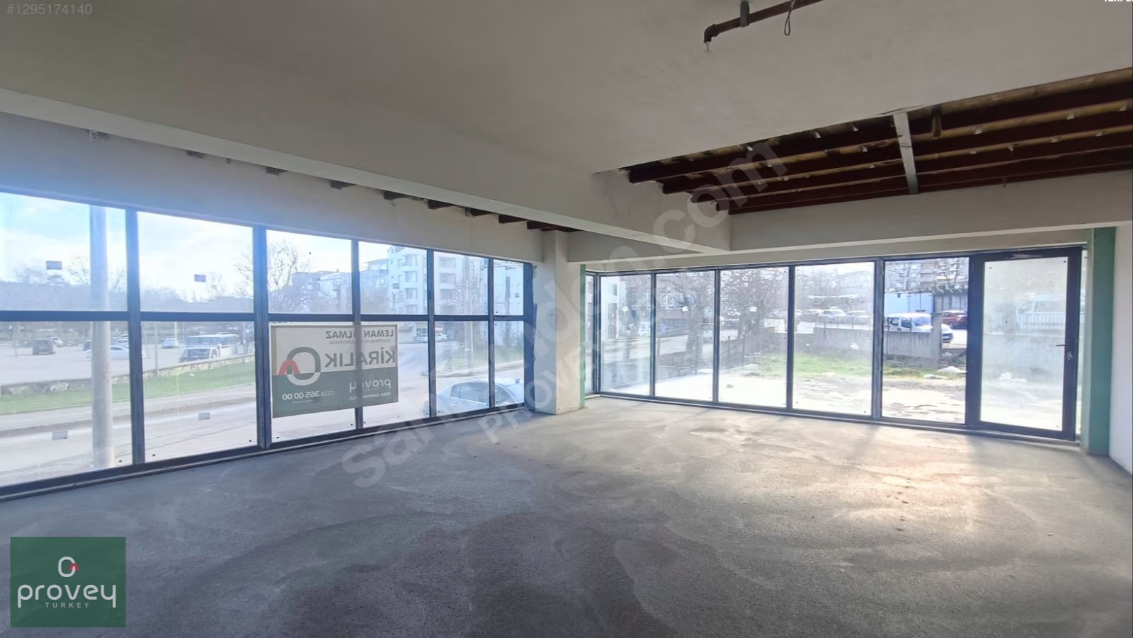 Provey Vera Bağlarbaşı Metro Yanı Caddeye Cephe 160m2 Dükkan