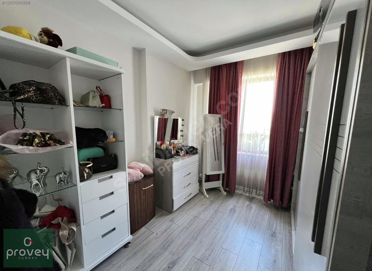 Provey Vera Balat'ta Havuzlu Sitede Satılık Ara Kat 3+1 Daire
favorilerime Ekle


yazdır
facebook İle Paylaş X İle Paylaş E-posta İle Gönder